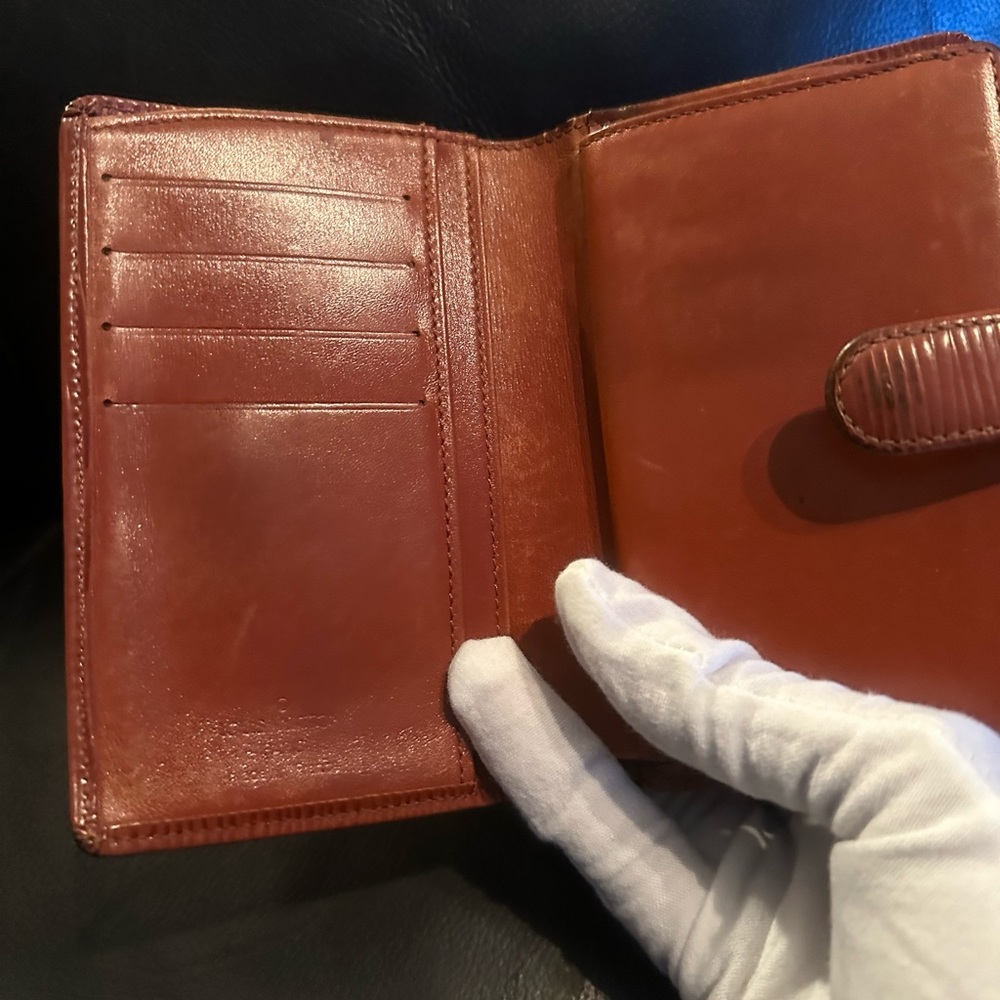 LV EPI kiss lock preloved brown wallet good condition see photos - Picture 5 of 10